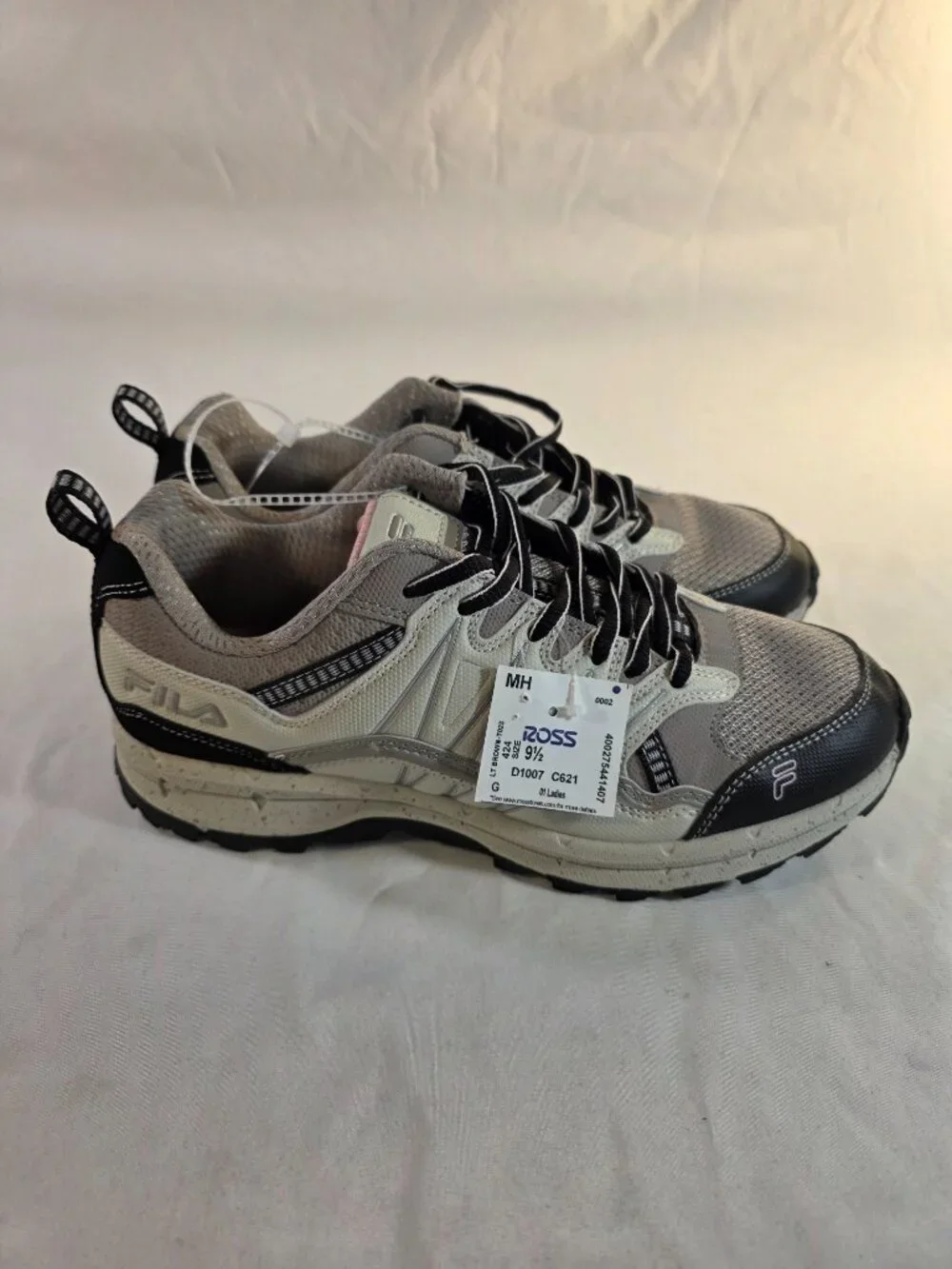 FILA Evergrand TR 21.5 Women’s 9.5 Gray Black Pink Trail Running Shoes